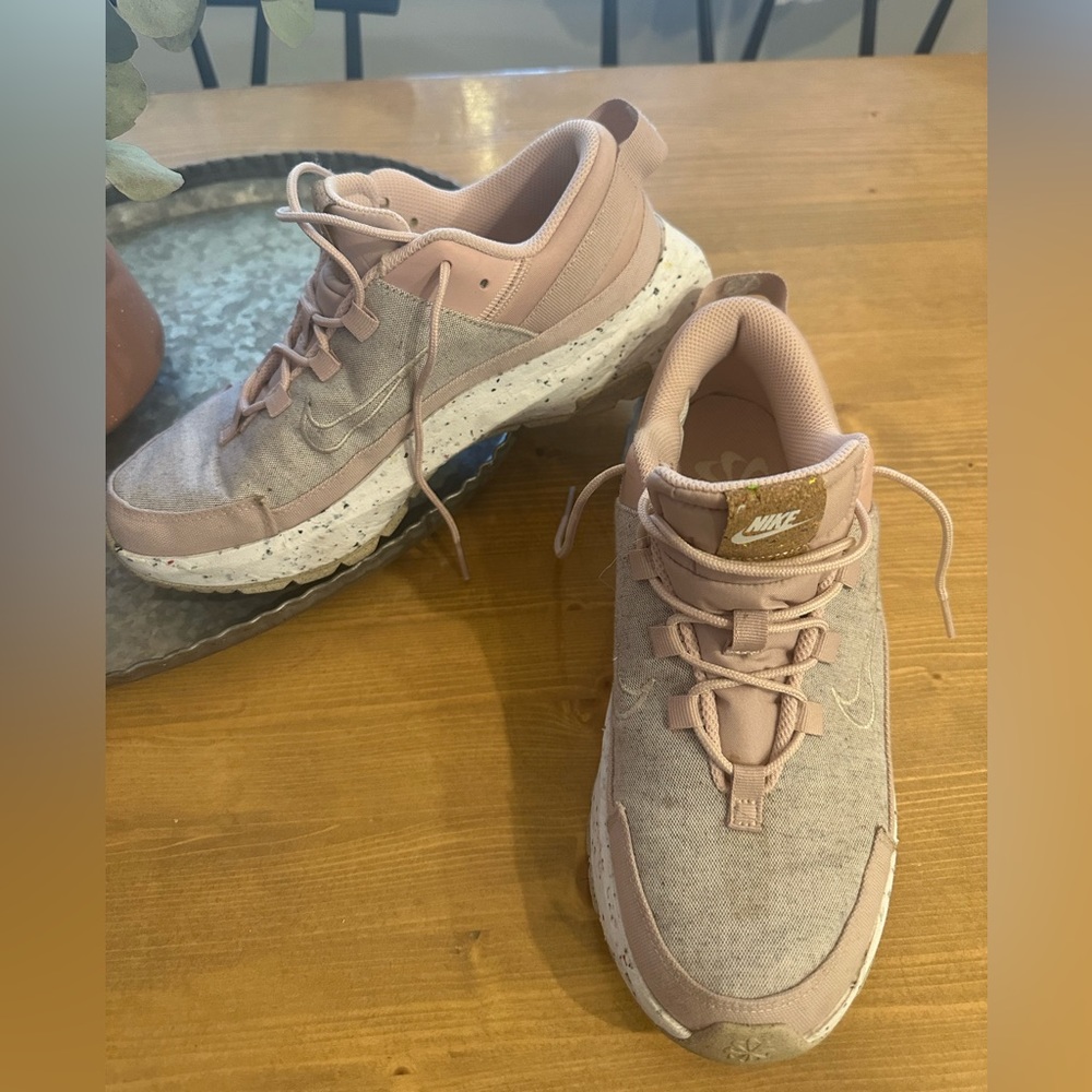 Nike - Crater Remixa - Pink - women’s 8.5